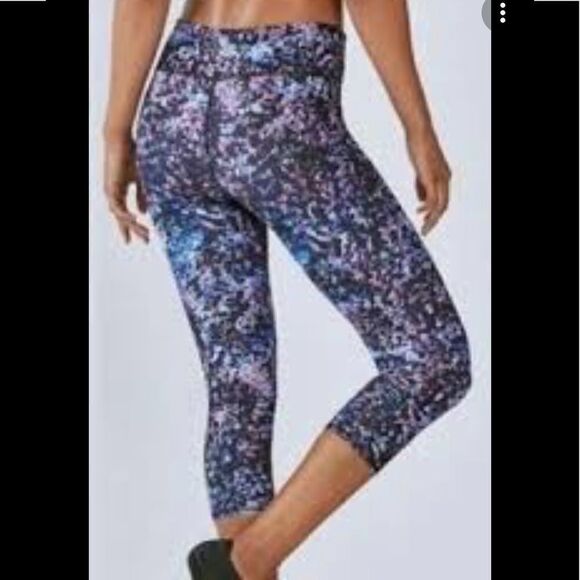 Fabletics crop leggings  - Picture 1 of 6